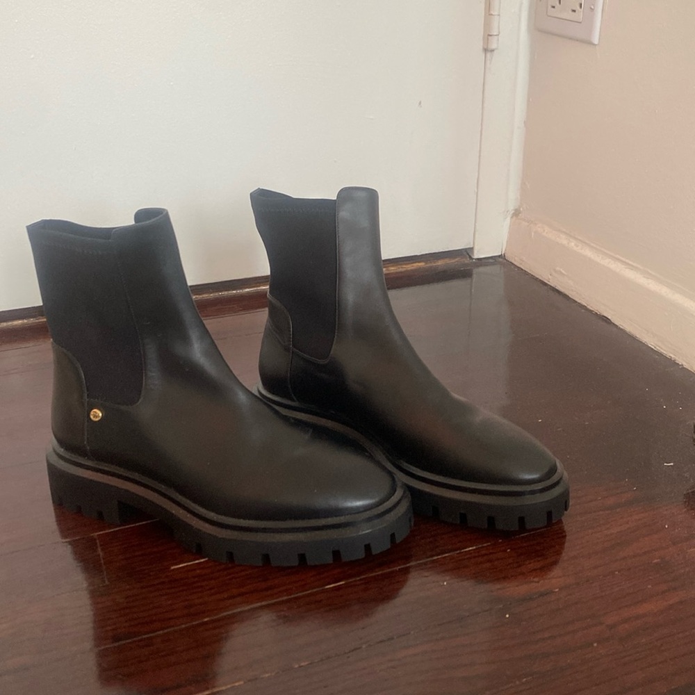 Brand New: Stuart Weitzman black pull-on boots, sz 7